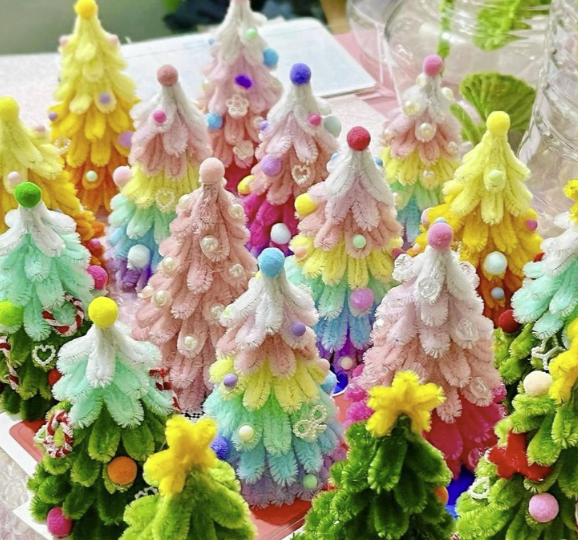 Ёлка пушистая своими руками. Делаем красивые ёлочки за полчаса.