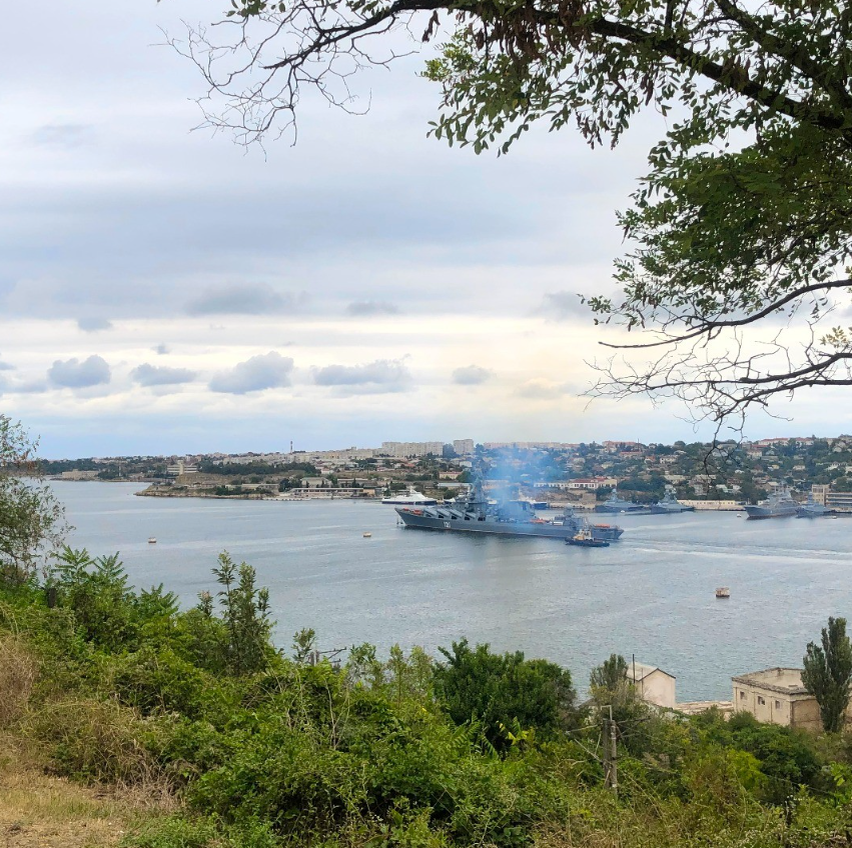 "Москва" в Южной бухте, г. Севастополь