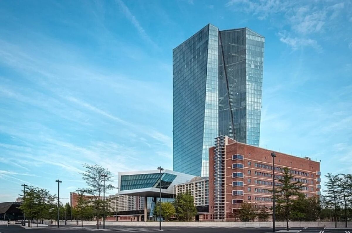    ЕЦБ не поддержит кредит Киеву на €140 млрд за счет замороженных активов РФ