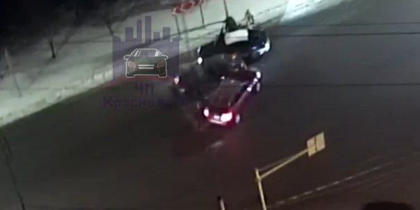     Авария с участием четырёх машин произошла в Октябрьском районе Красноярска