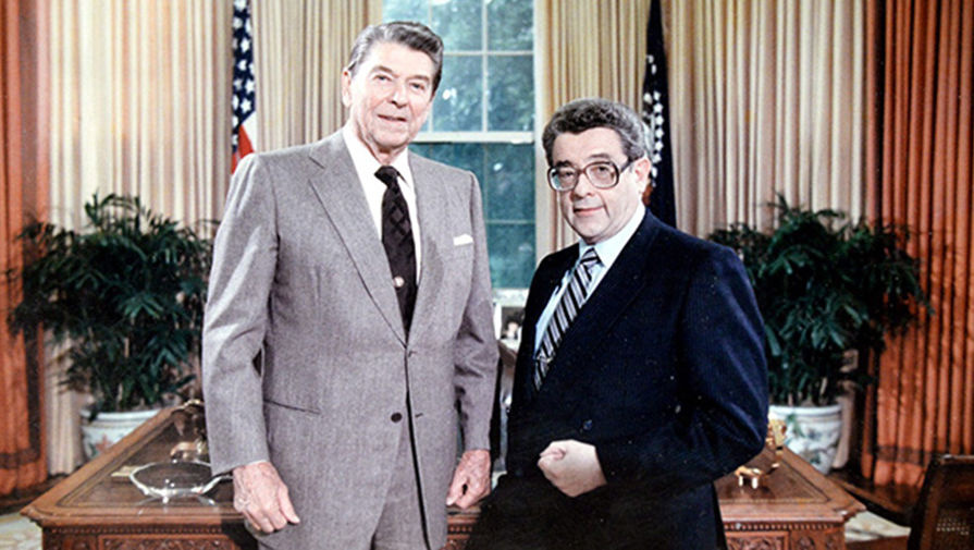 Приезжайте к нам, будете сниматься в кино в роли председателя колхоза. 