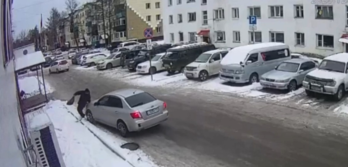 Момент необычного ДТП попал на видео / Фото: ГИБДД России по Камчатскому краю