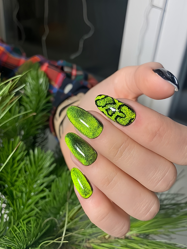 Маникюр кошачий глаз в Архангельске