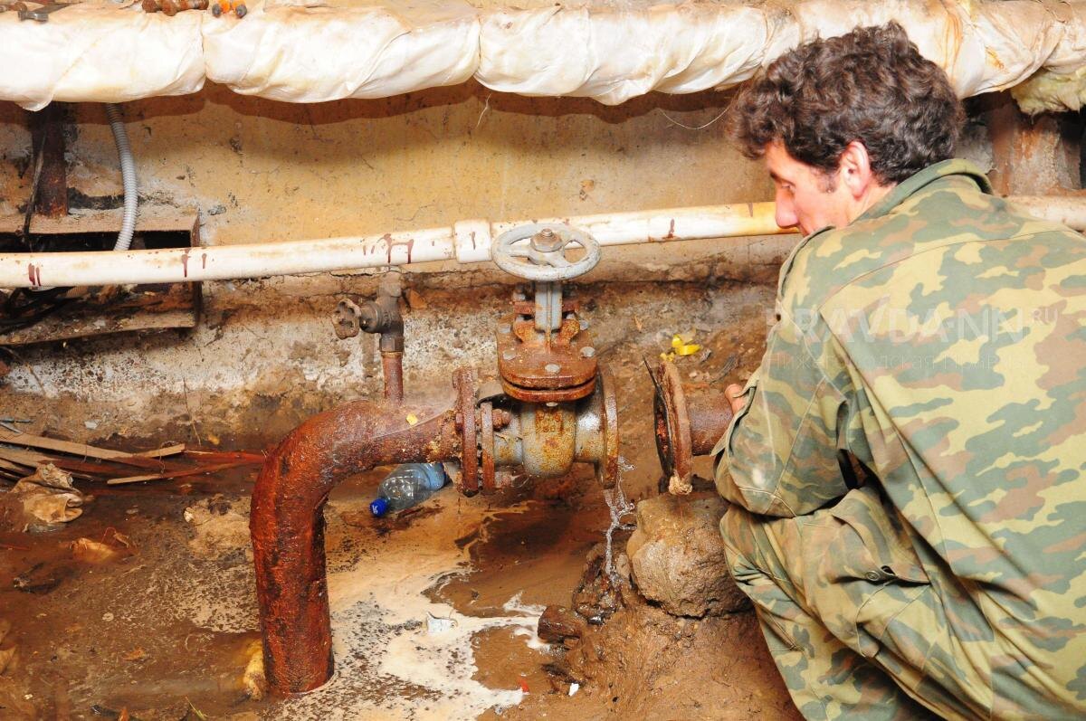    80% засоров на сетях канализации происходит по причине нарушения правил её эксплуатации потребителями.