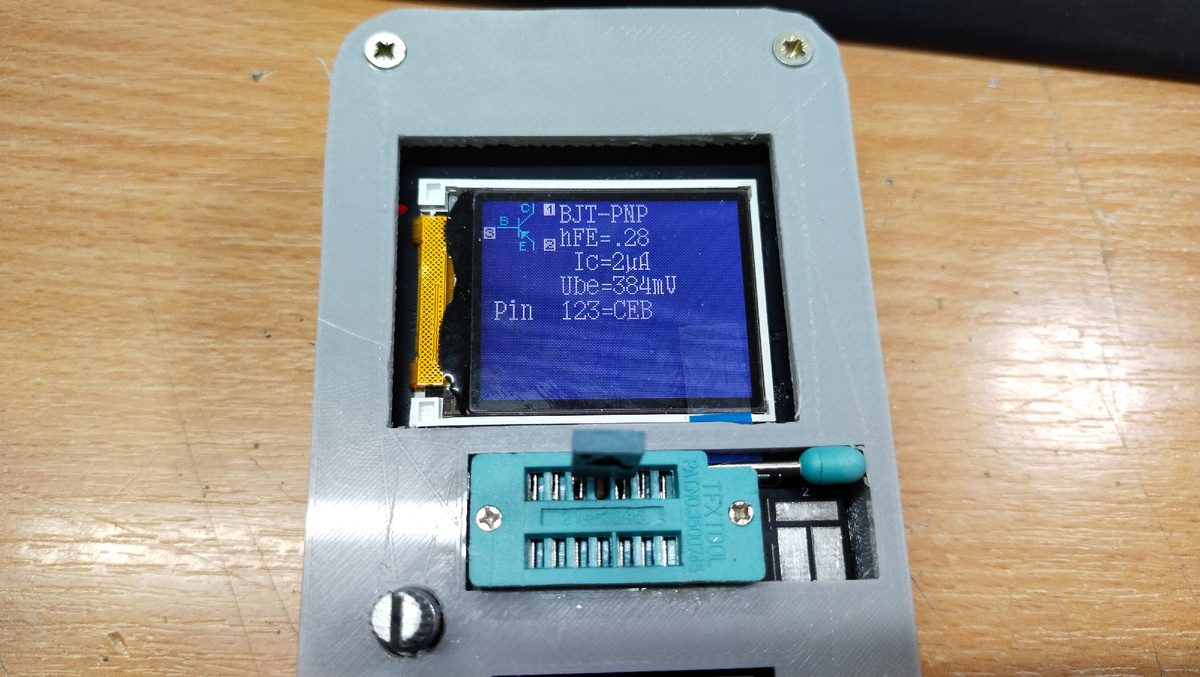 Первый КТ814, показания странные