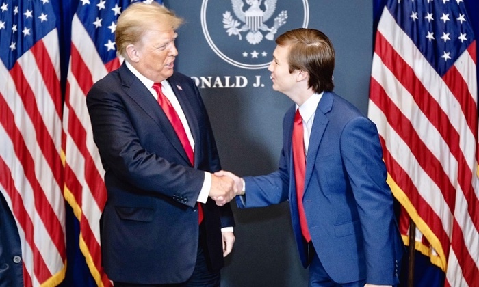    Американцев с детства учат на политика