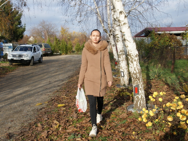 Анастасия Янутец с супругом сознательно выбрали жизнь в тихом переулке Красном, куда они переехали год назад. / Фото А. Толстых