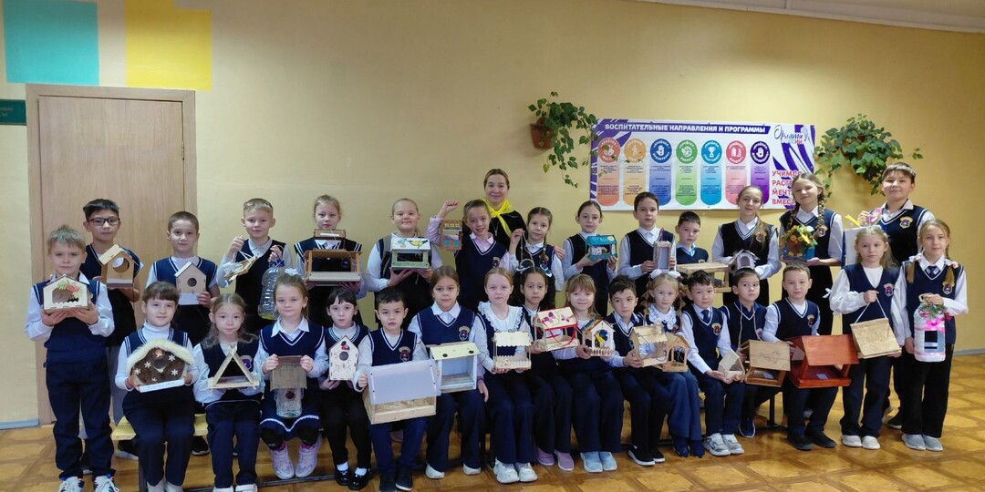 В Джалильской СОШ №2 встретили первый день зимы акцией помощи птицам