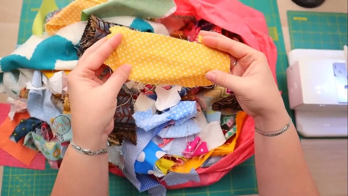 Каждый кусочек ткани — маленькая история, а домашний хаос — источник радости