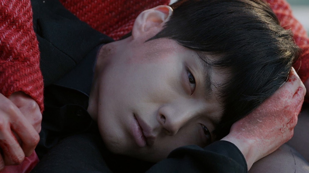 Главный герой отчаянно ищет способ стать человеком