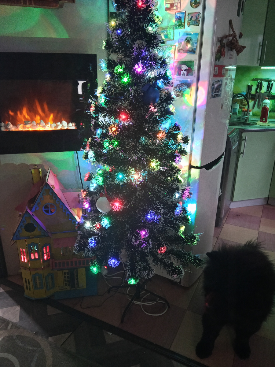 Фото автора канала - как же без Риддика, этого мохнатого чудовища)))