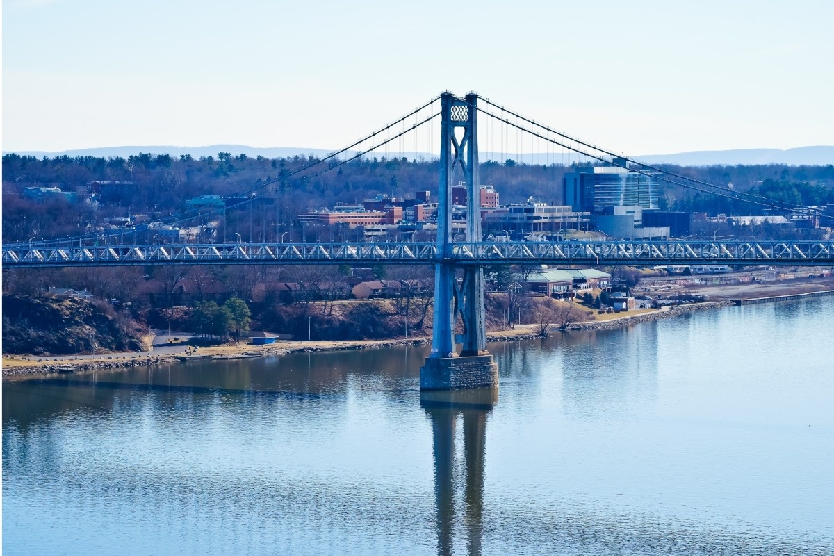 Yingna Cai / Shutterstock / FOTODOM📷Гудзон