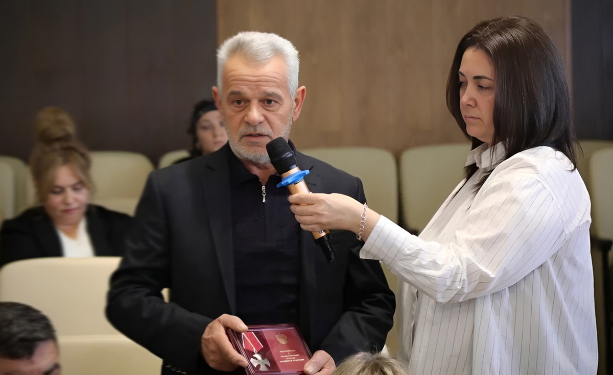 Ашот Алавердян предложил установить в школе, где учился его сын Артур, погибший в зоне СВО, мемориальную доску