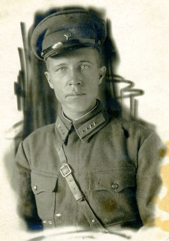 Счастливый случай на фронте. Как пуля из кармана спасла жизнь героического военфельдшера Ивана Шаталова?