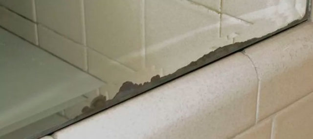 разрушение отражающего слоя 