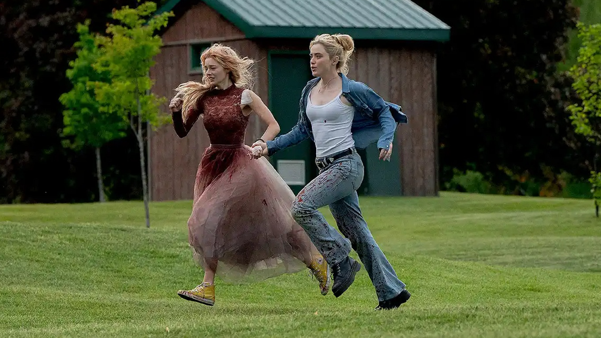 На фото хоррора «Я иду искать 2» показали звезд «Баффи» и «Властелина колец»