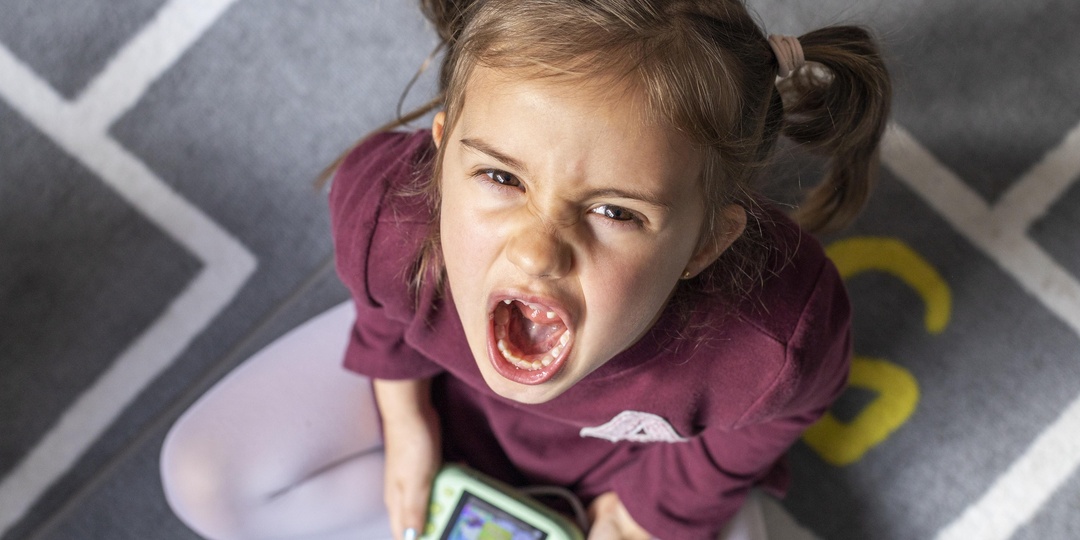 Как научить ребенка выражать гнев?