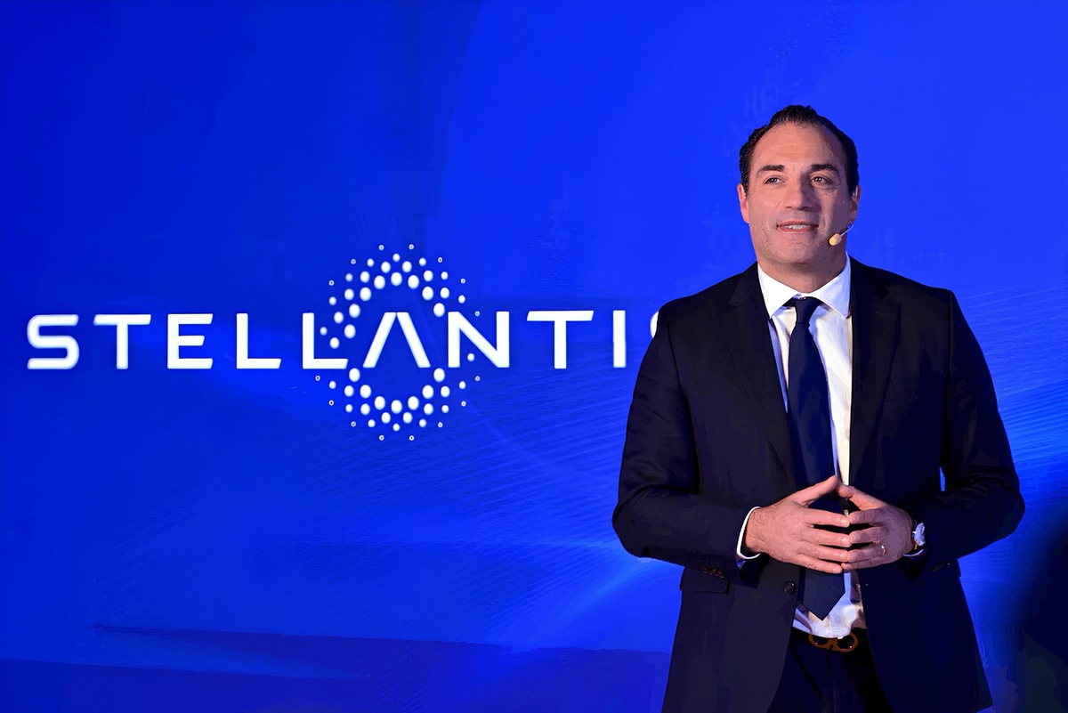    Руководитель Stellantis Антонио Филоза поддержал инициативу Германии по смягчению правил ЕС по выбросам автомобилей