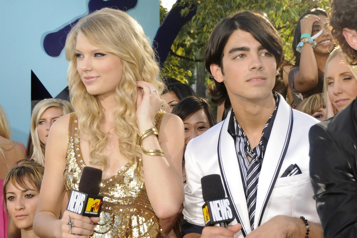 Тейлор Свифт и Джо Джонас