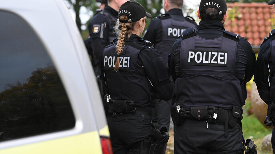     Руки выбросили в 112 км на трассе: обезглавленную женщину нашли в лесу www.globallookpress.com/Stefan Sauer/dpa