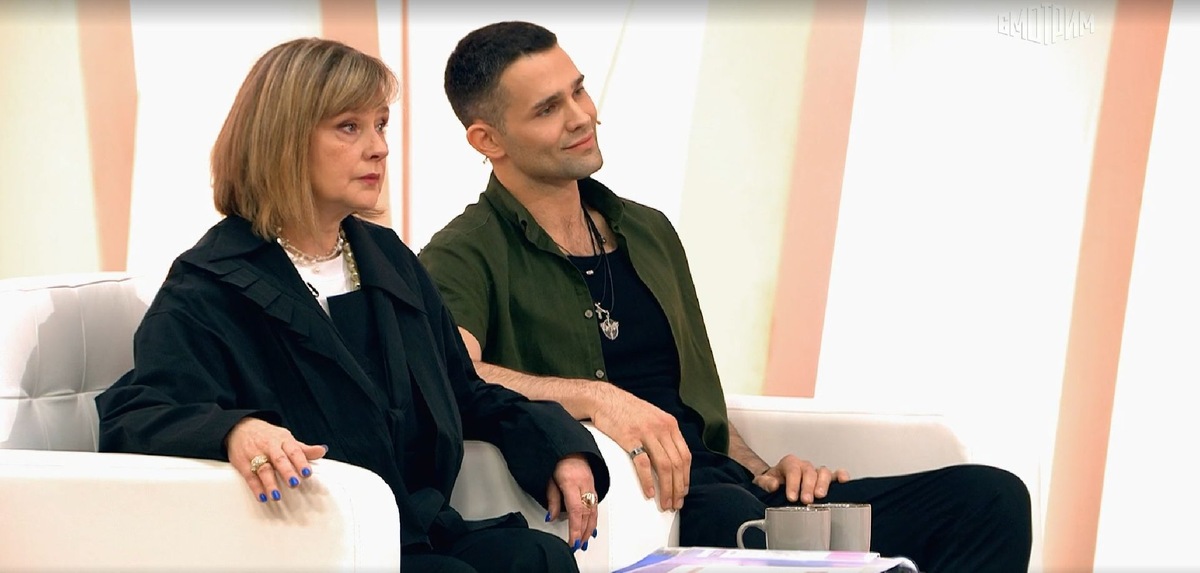    Елена Дробышева с сыном Филиппом (фото: кадр из программы «Жизнь и судьба»)