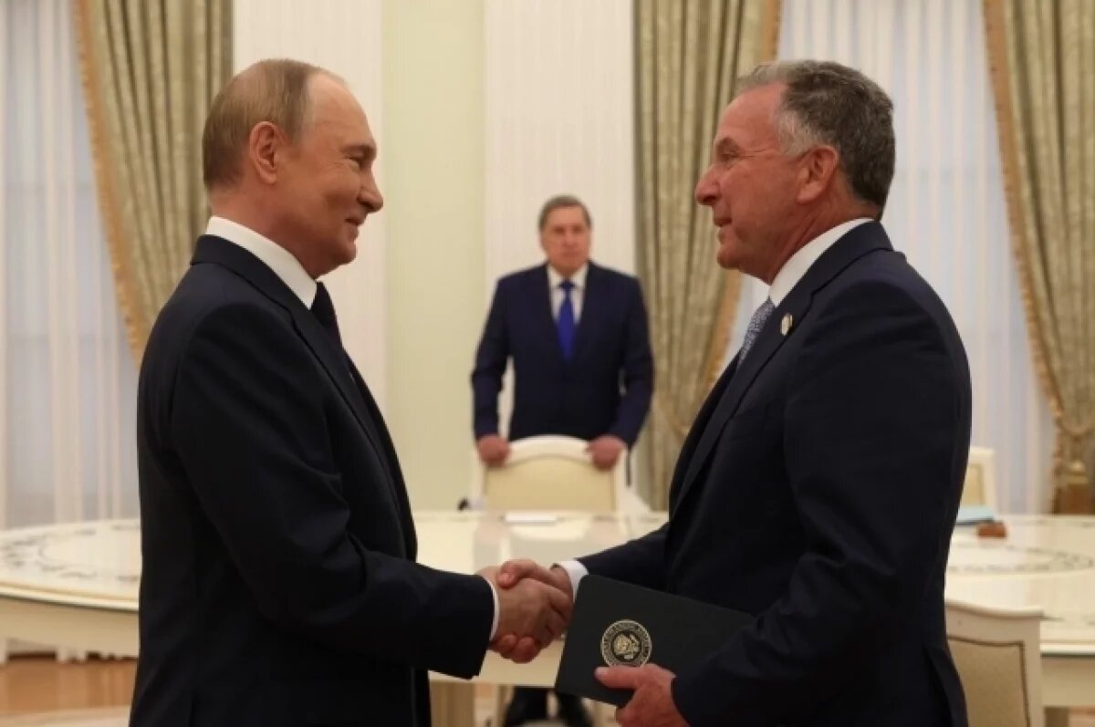    Песков уточнил, что будут обсуждать Путин и Уиткофф