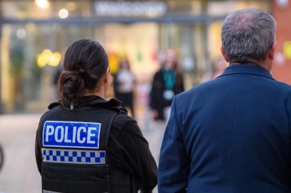    В Британии женщину-полицейского обвинили в сексуальном насилии над мужчиной