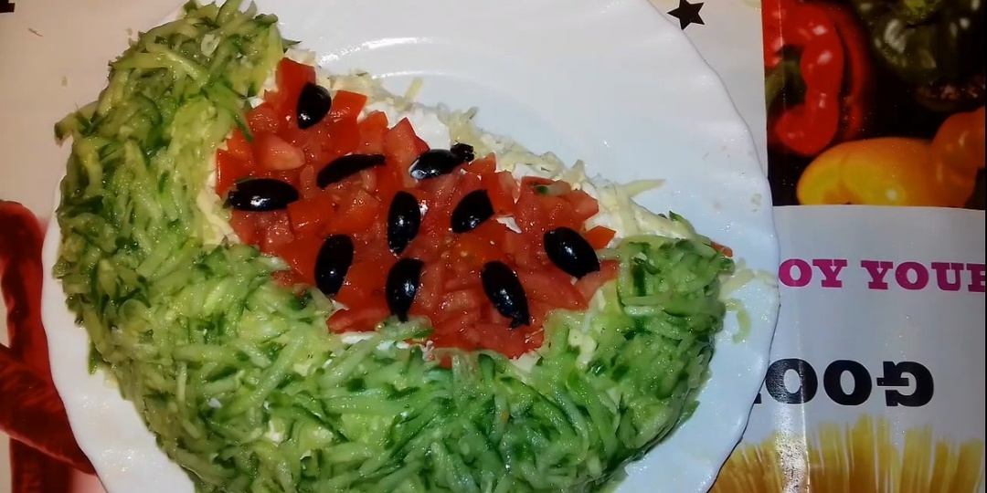 Рецепт салата «Арбузная долька»