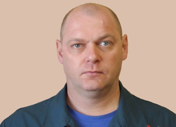 В Комсомольске-на-Амуре спасатель вытащил своих соседей из огня