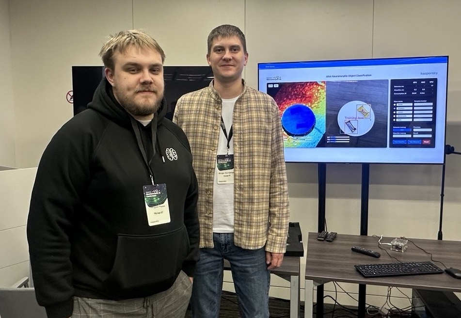 Команда "Мотив НТ" на демонстрационных стендах в рамках Kaspersky Neuromorphic AI Conference