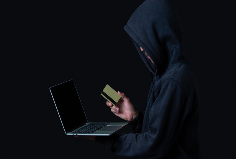 Мошенники обманули ребёнка через Telegram и забрали деньги с маминой карты