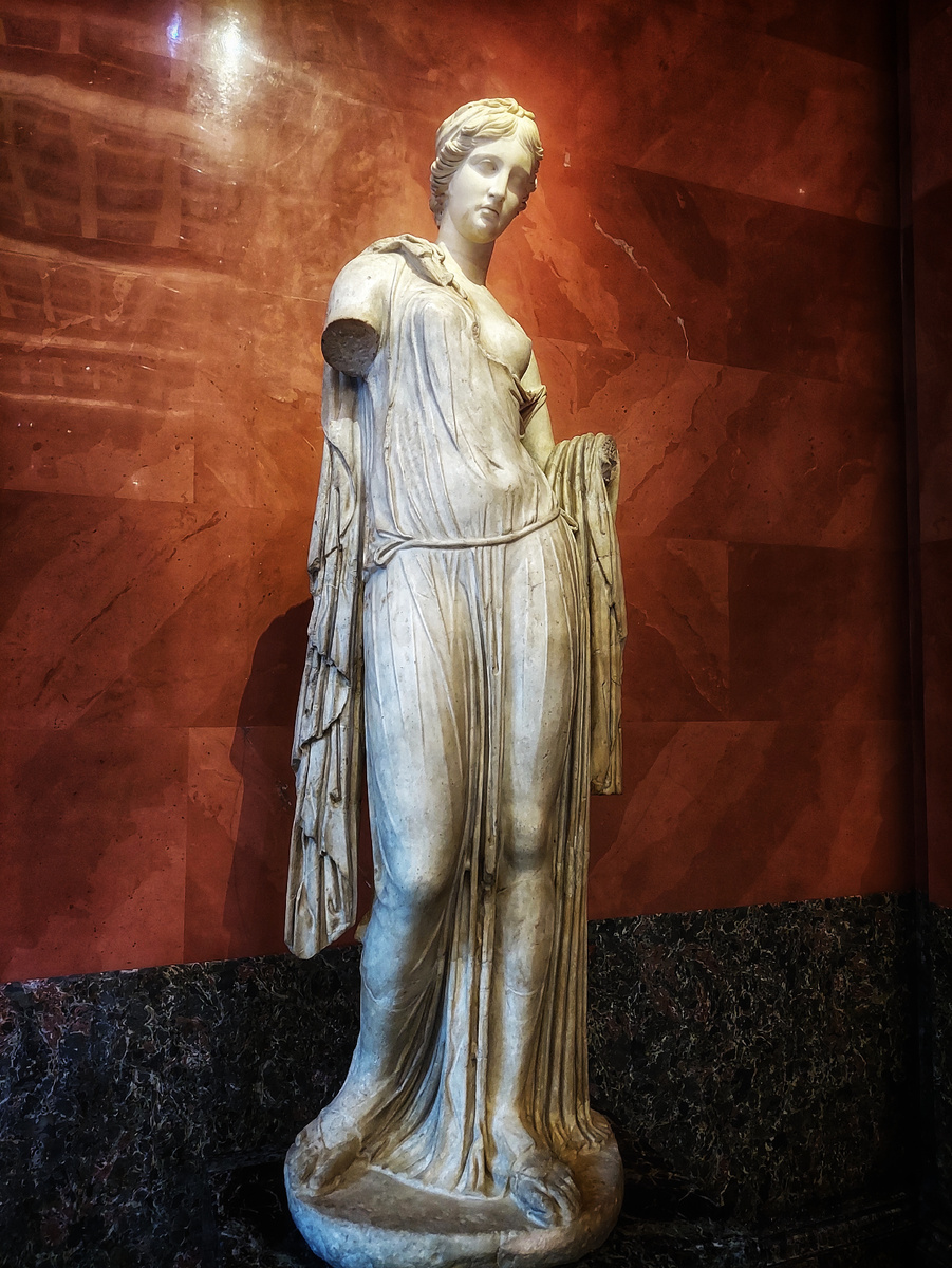 Афродита. Римская работа по греческим оригиналам III-II вв. до н.э. Эрмитаж