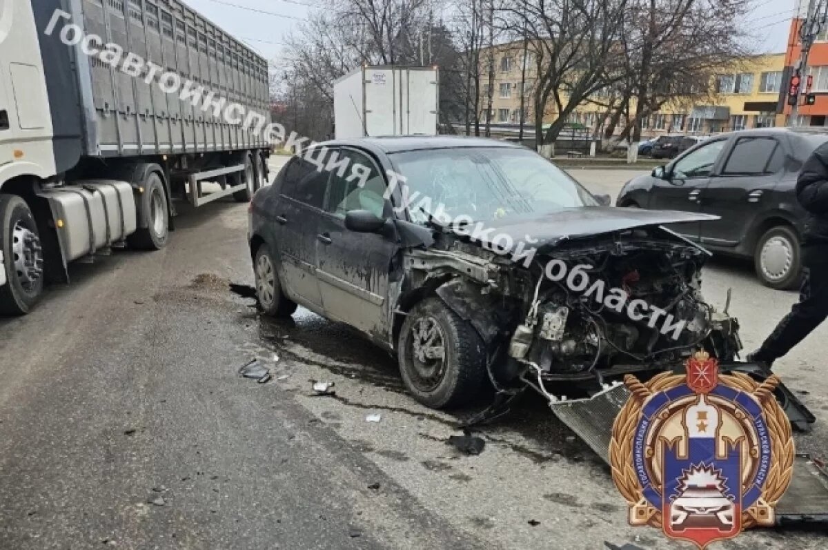    Водители «Рено Меган» и «Хендай Гетц» пострадали в ДТП в Туле