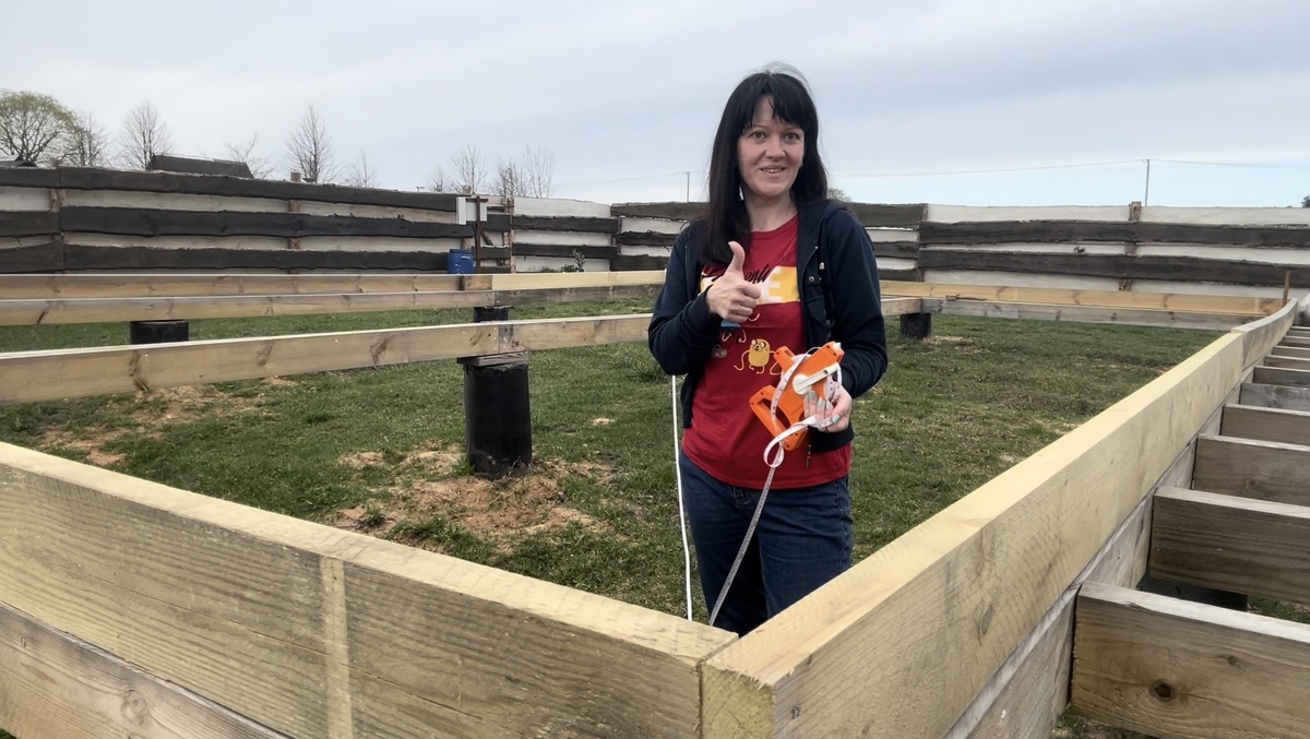 🔨Я сама строю ДОМ 🏡 | 📐 Строительство пола своими руками: лаги и коммуникации 
