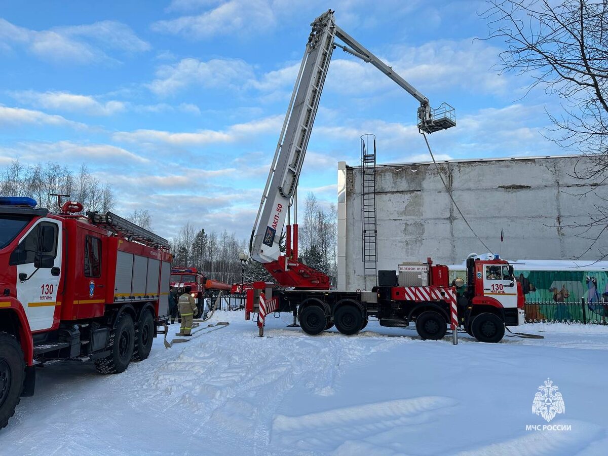 Работа огнеборцев МЧС Югры