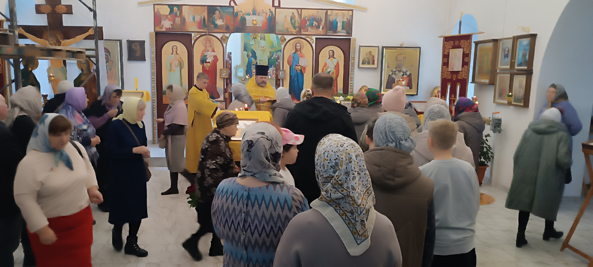 Богослужение в день памяти преподобного Никона Радонежского в Никольском храме п. Шемышейка 