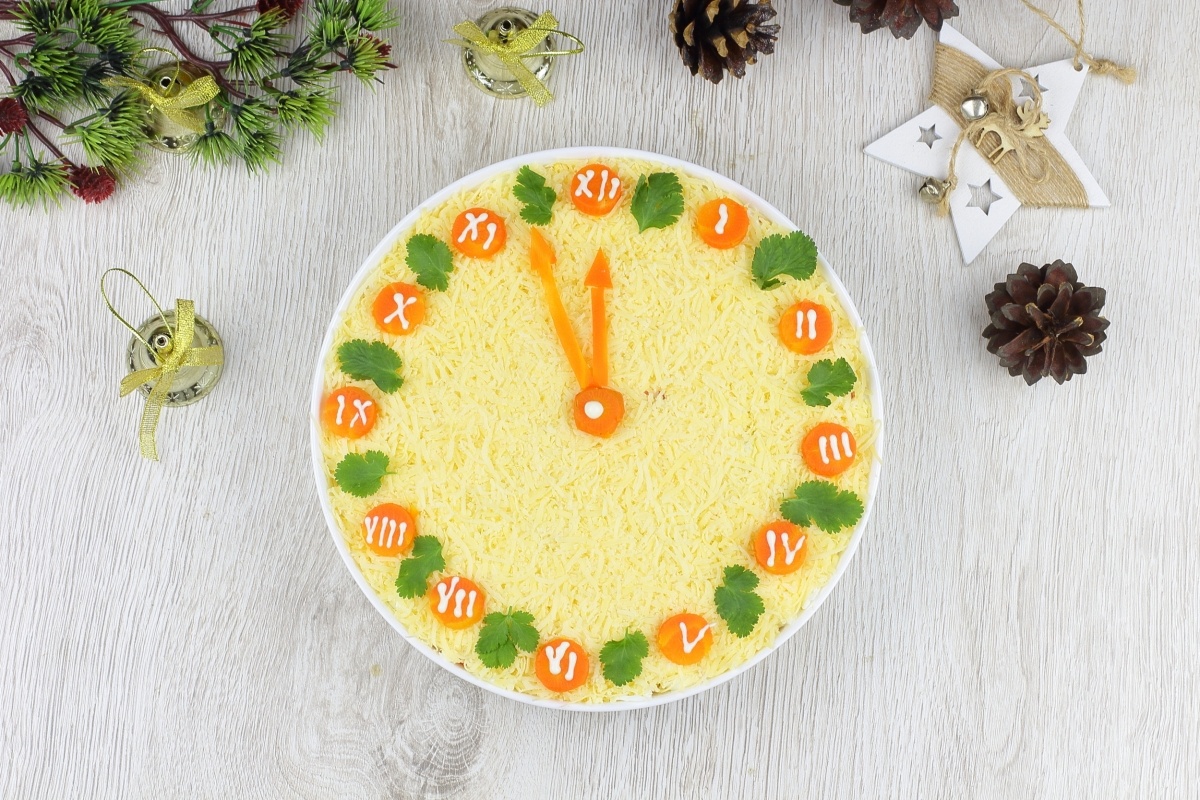 Салат Новогодние часы 