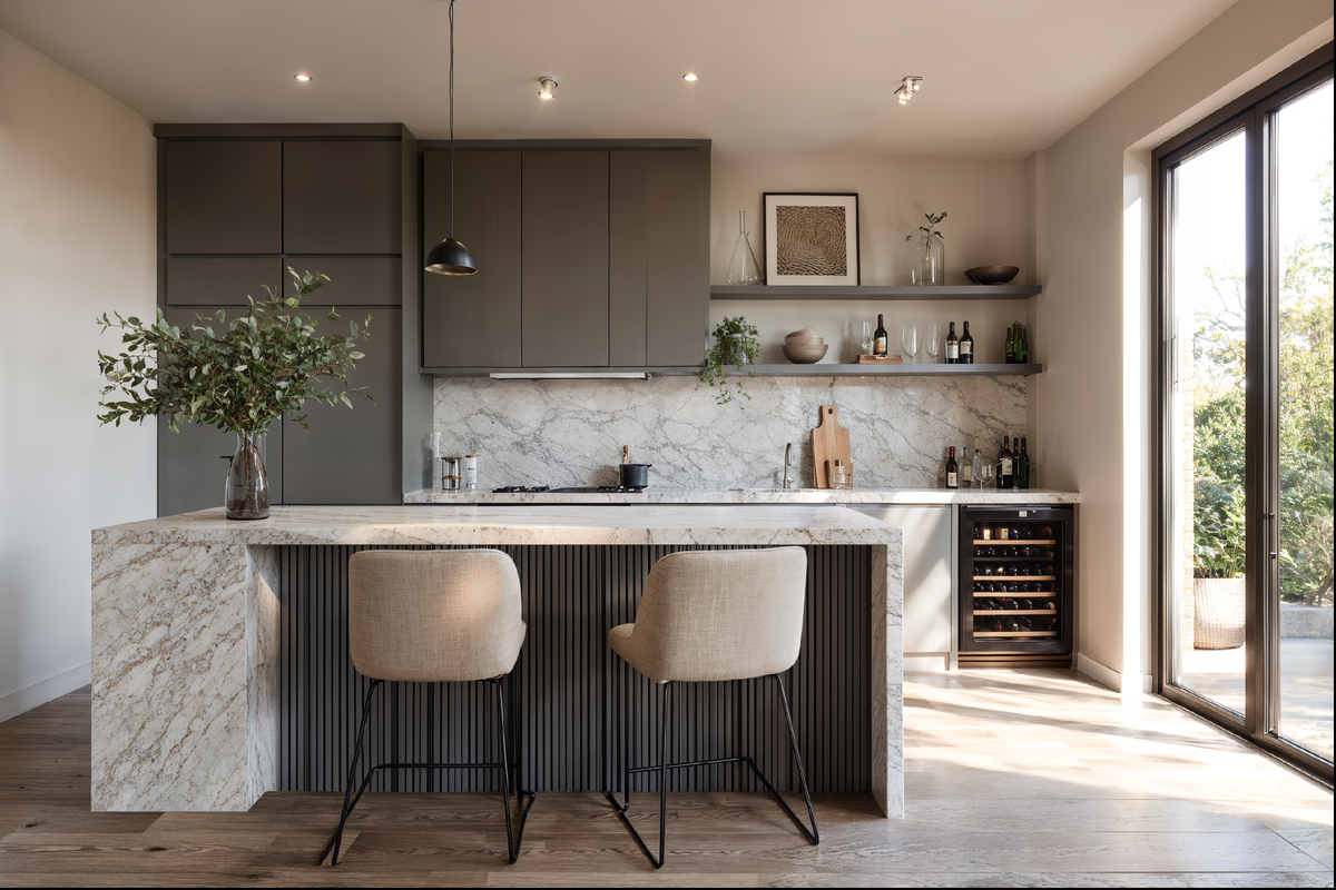 Барная зона в виде острова