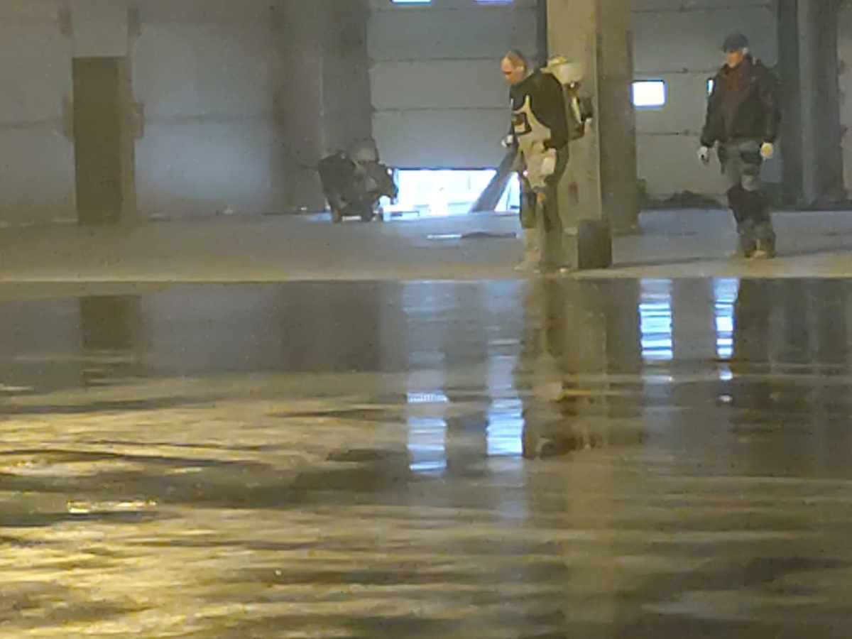 Фото: уход за бетоном