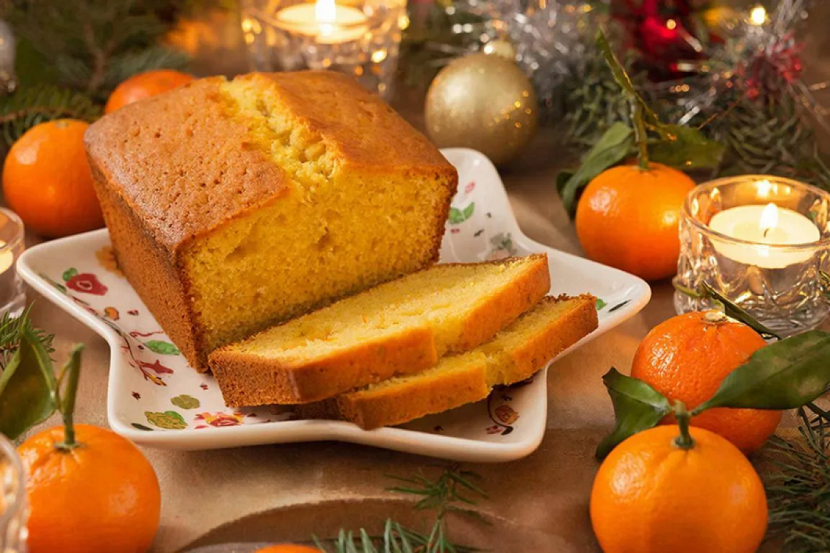    Апельсиновый кекс можно приготовить заранее, он хорошо сохраняет вкус и свежесть несколько дней.