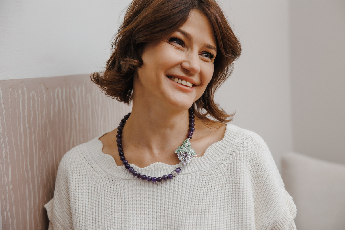 Бренд TRIORA, коллекция Италия: колье из натурального аметиста, дизайнерская брошь и шелковый шарфик Твилли