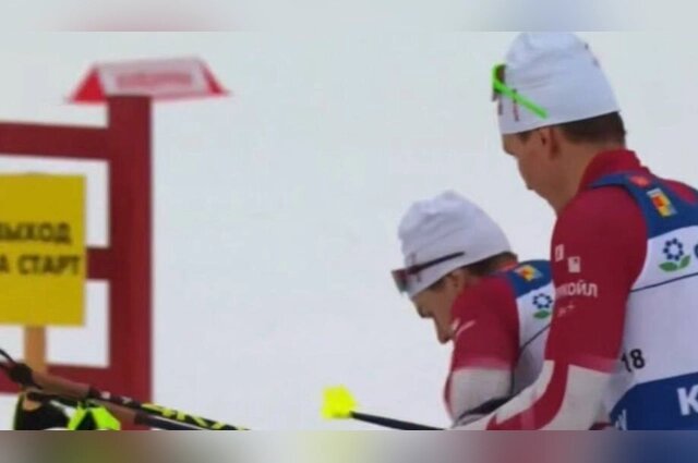    Большунов ударил Баракова на финише. Фото: Кадр телеканала «Матч ТВ»