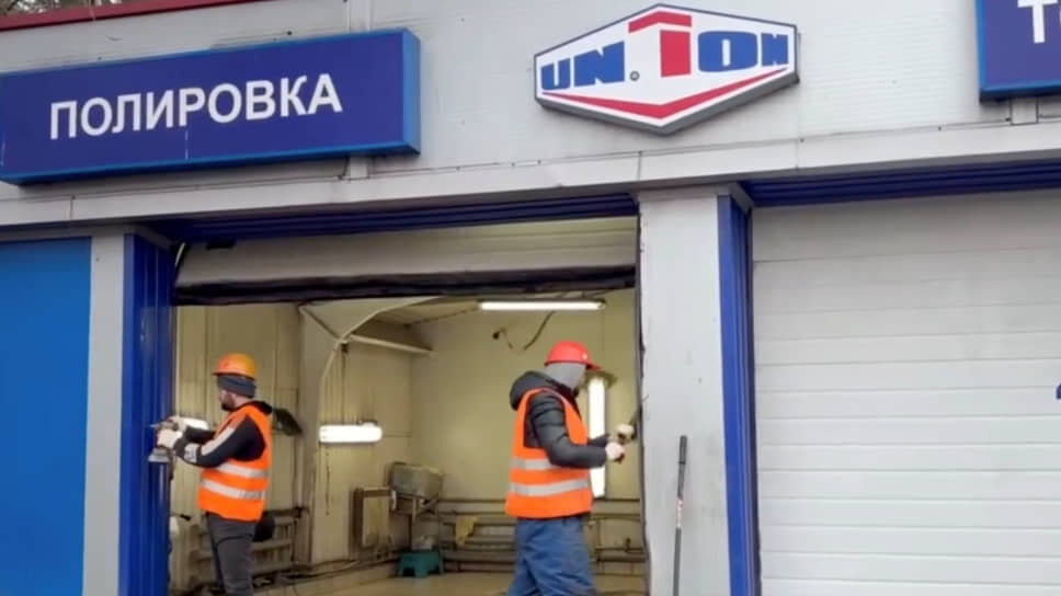 Принудительный демонтаж павильона автомойки Union на улице Беринга.📷Фото: Пресс-служба комитета по контролю за имуществом Санкт-Петербурга