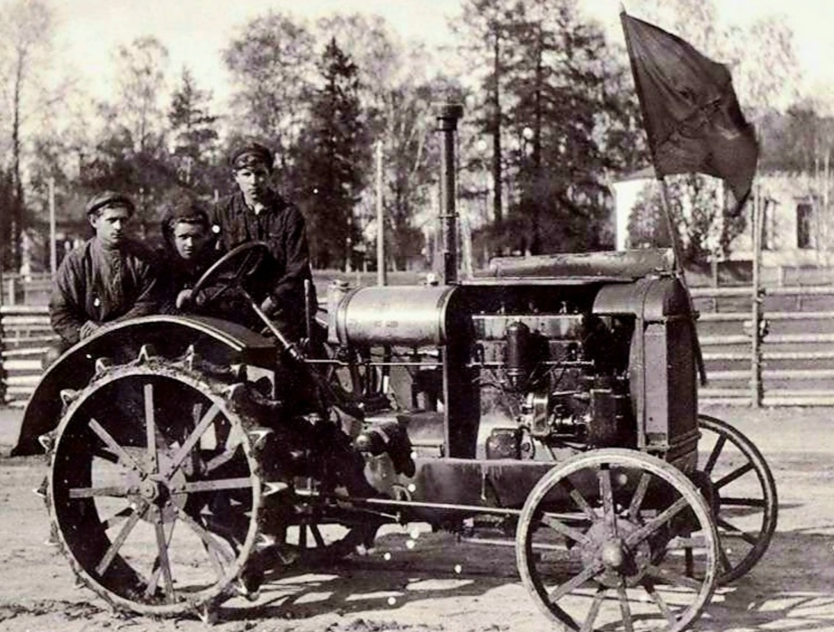 Трактор СХТЗ 15/30 Челябинского тракторного завода, 1930-е годы