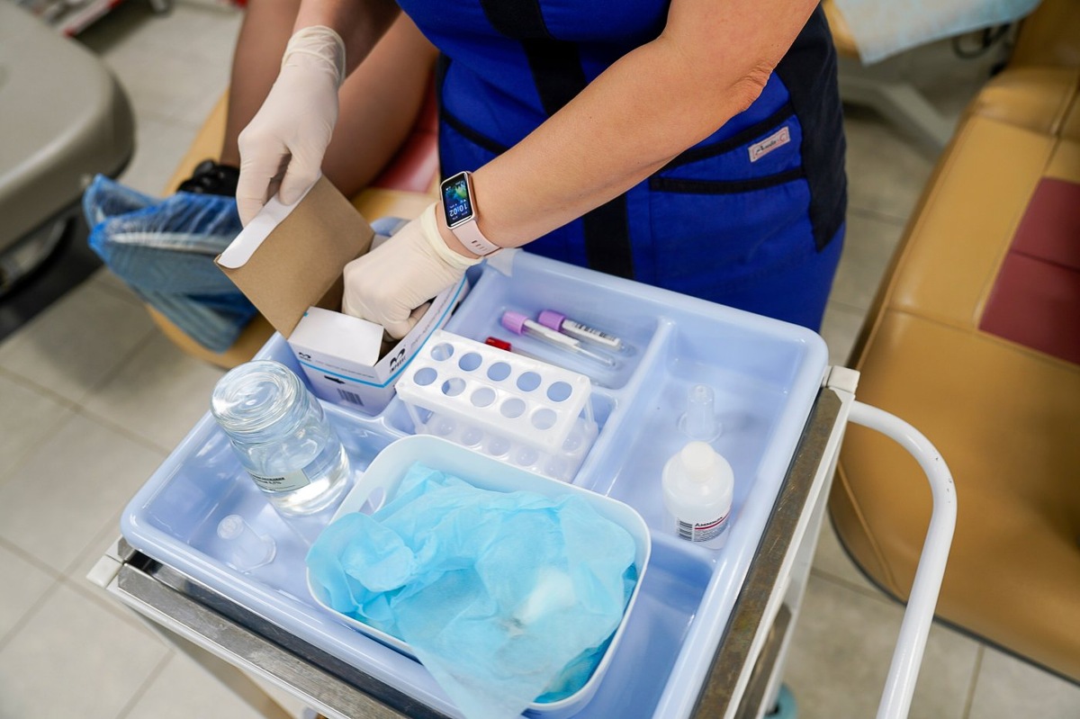    Донор из Сургута спас жизнь ребенку с помощью костного мозга