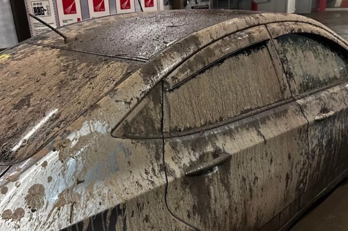    В Твери обнаружили полностью зацементированный автомобиль