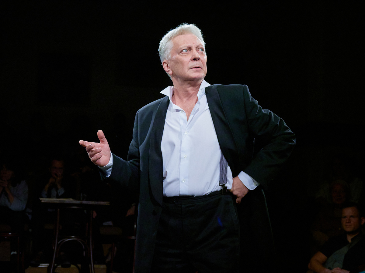 Фамусов - Дмитрий Ячевский. Фотография предоставлена пресс-службой театра