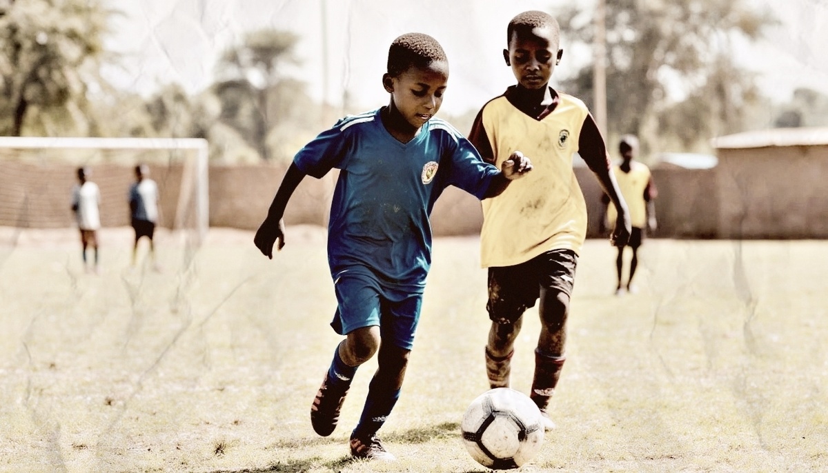 Эфиопские мальчишки на футбольном поле
