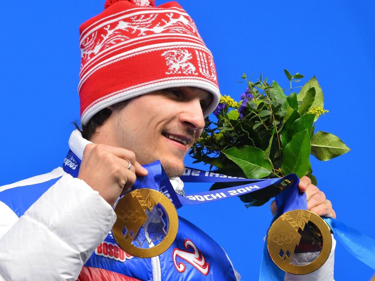    Вик Уайлд (Россия), завоевавший золотую медаль в параллельном слаломе среди мужчи© РИА Новости / Владимир Сергеев