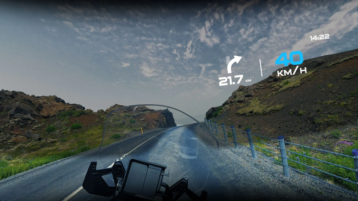    Больше не требуется переводить взгляд на приборку или смартфон